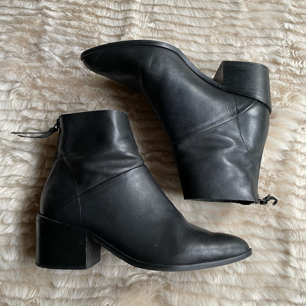 TopShop Leather Booties Size 7.5 Stacked Heel 90s Pointed Toe